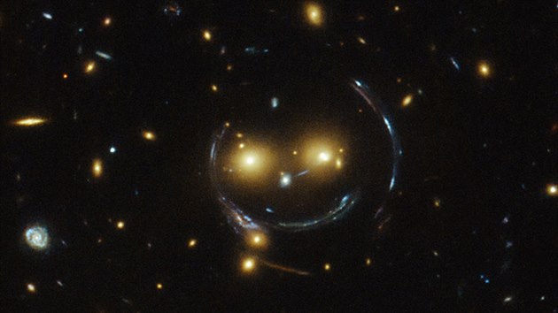 GLOSA: Hypotézu gravitačních čoček vytvořili Češi s Einsteinem. A teď je můžete hledat i vy!