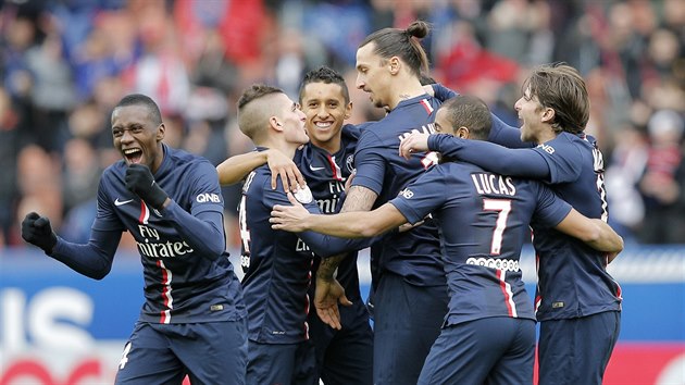 Oslava branky v podn fotbalist Paris St. Germain