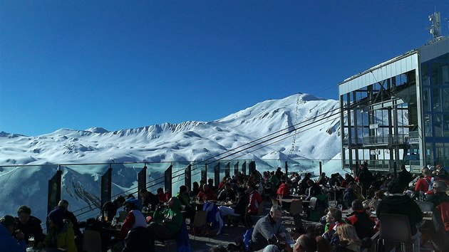 Proslunn terasa na Alp Trida Sattel (2448m) nad Samnaun