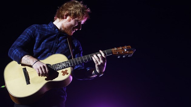 Ed Sheeran na svém prvním pražském koncertě 12. 2. 2015 v pražské Tipsport Areně