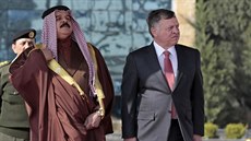 Jordánský král Abdalláh (vpravo) se svým bahrajnským protjkem králem...