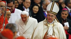 Pape uvedl do úadu 20 nových kardinál, pihlíel i Benedikt (14. února)