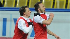 Slávisté Jan Vošahlík (vpravo) a Milan Nitrianský slaví gól v ligovém utkání v...