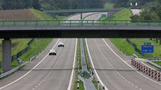Silnice mezi Miroticemi a Tebkovem bude od pátku otevená pro vechny motoristy.