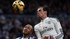 URPUTNOST. Hlavikový souboj v podání Garetha Balea (vpravo) z Realu Madrid a...