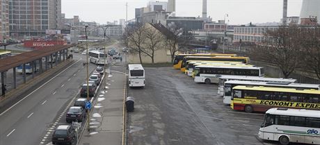 Dlouhodobé bezplatné parkování u autobusového a vlakového nádraí ve Zlín koní.
