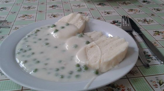 Kaše jako lepidlo. Školáci začali fotit nevábné obědy a vyvolali rozruch -  iDNES.cz