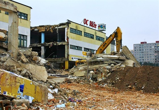 Demolice obchodního centra Re na Chodov 17.2.2015