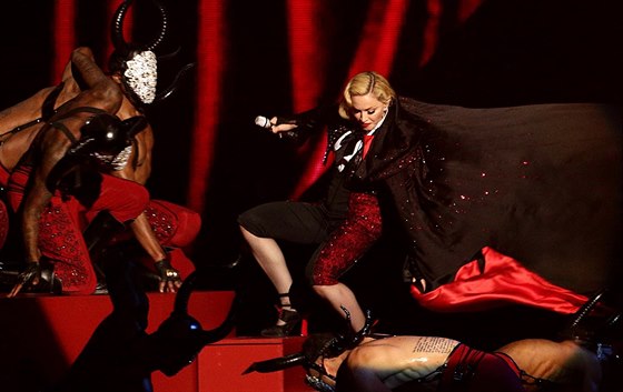 Madonna pi vystoupení bhem cen Brit Awards v Londýn 25. února 2015.