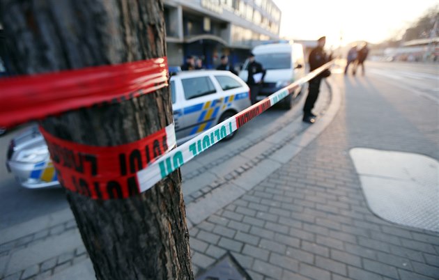 Muž vyhrožoval bombovými útoky v Česku, před policií se skrýval v Kolumbii