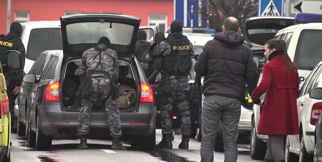 Policie se poučila, říká k zásahu v Praze přeživší střelby v Uherském Brodě