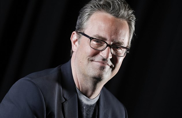 Pitva ukázala, že herec Matthew Perry zemřel po požití ketaminu