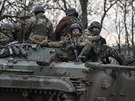 Spas nás a ochrauj. Ukrajintí vojáci nedaleko Artmivsku (19. února 2015)