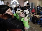 Uprchlíci z Donbasu po píjezdu do ruského Stavropolu (25. února 2015)