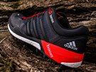 Adidas Terrex Boost - Bota netypicky postrádá pevnou patní misku. To díky...