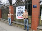 Lidé demonstrovali proti Rusku.