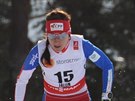 Eva Vrabcová-Nývltová (vlevo) ve skiatlonu na MS ve Falunu.