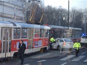 Nehoda tramvaje v Dejvicích (ilustraní foto).