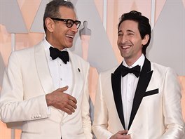 Jeff Goldblum i Adrien Brody si vybrali na předávání Oscarů bílá smokingová...