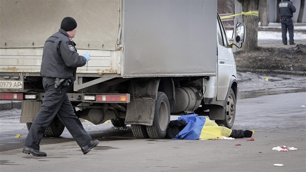 Pi explozi v Charkov zahynuli na pochodu k vro revolunch udlost na Majdanu dva lid (22. nora 2015)