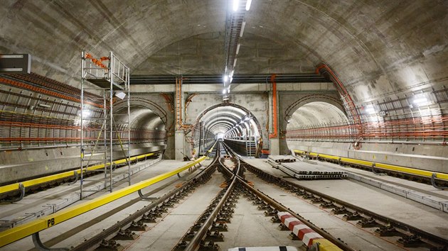Nová stanice pražského metra Petřiny těsně před svým dokončením (20.2.2015)