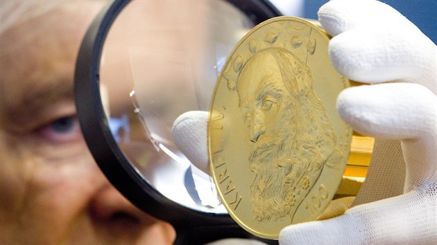 Medaile s portrétem Karla IV. na motivy české stokoruny stojí 1,47 milionu.