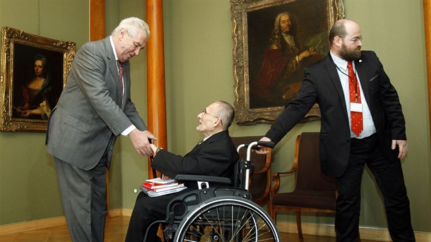 Prezident Miloš Zeman se na Pražském hradě setkal s předsedou Národní rady osob se zdravotním postižením Václavem Krásou (24. února 2015).