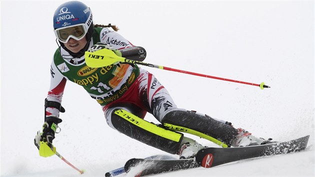 Bernadette Schildov ve slalomu v Mariboru.