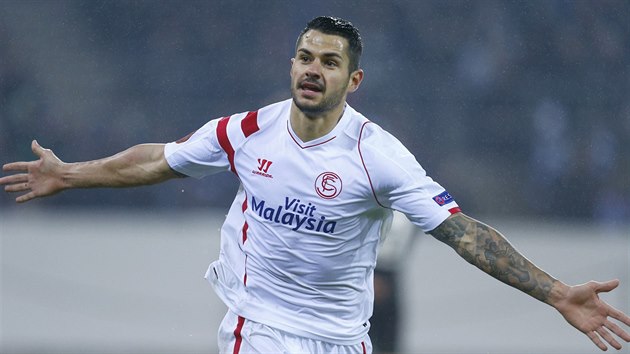 Vitolo ze Sevilly se raduje z glu v Evropsk lize.