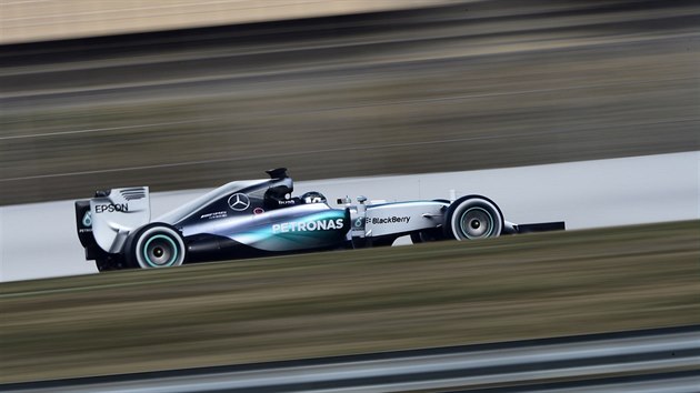 Nico Rosberg z týmu Mercedes v záv�re�ném testování p�ed startem mistrovství...