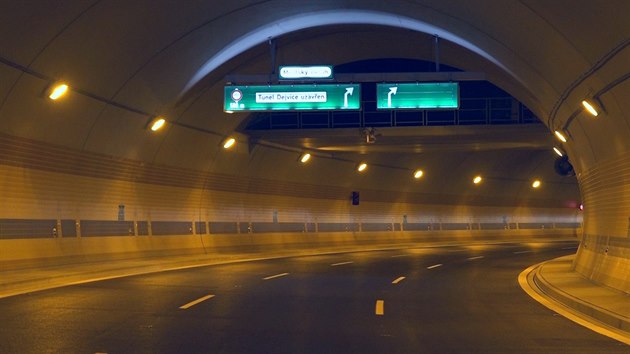 Jízdu tunelem nemají řidiči rádi. Dejte pozor hlavně na výjezdu - iDNES.cz