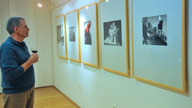 V Trutnov a do 28. bezna vystavuj 66 snmk ze zlat kolekce 220 fotografi fondu bvalho Nrodnho muzea fotografie.