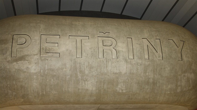 Pet�iny zaujmou netradi�ními kamennými prvky.