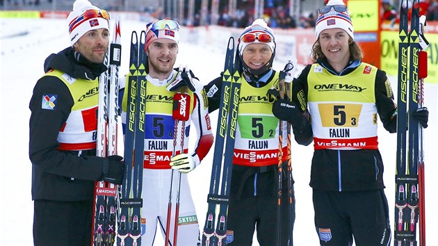 Stbrn tafeta norskch sdruen (zleva): Magnus Moan, Jrgen Graabak, Haavard Klemetsen a Mikko Kokslien.