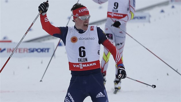 Maxim Vyleganin triumfln slav vtzstv ve skiatlonu na MS ve Falunu.