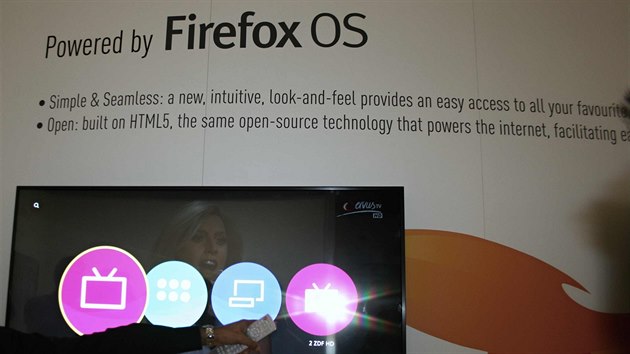 Operan systm Firefox OS je postaven na HTML 5 a je tak oteven externm vvojm.