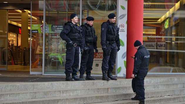 Nlez podezelho kufku vyklidil vpodveer obchodn centrum ve stedu Liberce