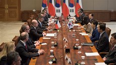 Jednání eské delegace v Jiní Koreji (26. února 2015).