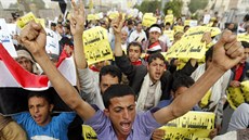 V pondlí za návrat Hadího do prezidentského úadu protestovaly tisíce lidí v...
