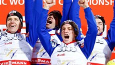 Norové oslavují svj triumf v závod tým na mistrovství svta ve Falunu....