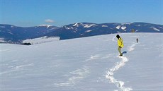 Výlet z Hory Matky Boí do okolí s výhledem na Kralický Snník a skiareál...