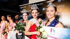 První vicemiss JIhoeské univerzity Michaela urillová, miss Nadezhda Fursova,...