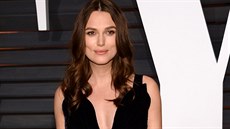 Keira Knightley se na párty po Oscarech pevlékla.