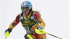 Erin Mielzynská ve slalomu v Mariboru.