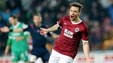 JE TAM GÓL. Václav Kadlec ze Sparty se raduje ze své trefy.