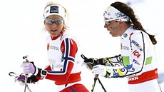 Norská bkyn Therese Johaugová (vlevo) a védská reprezentantka Charlotte...