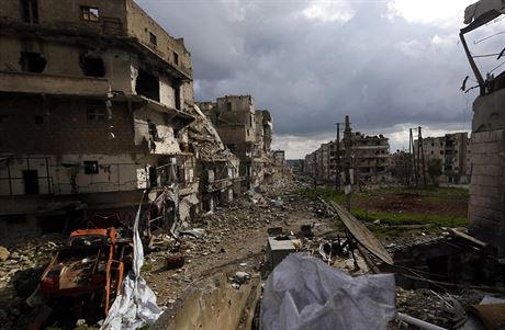 Poniené domy v syrském Aleppu. (4. bezna 2015)