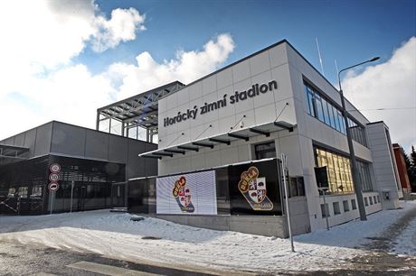 Stavba vedlejí haly jihlavského Horáckého zimního stadionu, které se lidov...