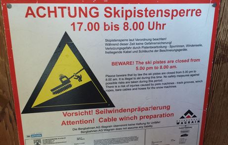 Cedule v Rakousku s npisem zkaz vstupu na sjezdovku