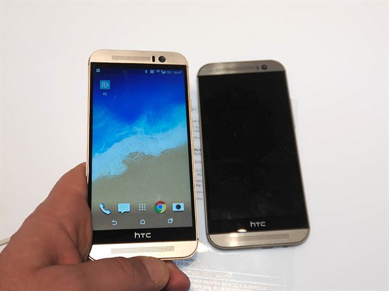 Cenový rozdíl mezi HTC One M9 (vlevo) a One M8 bude 7 500 korun